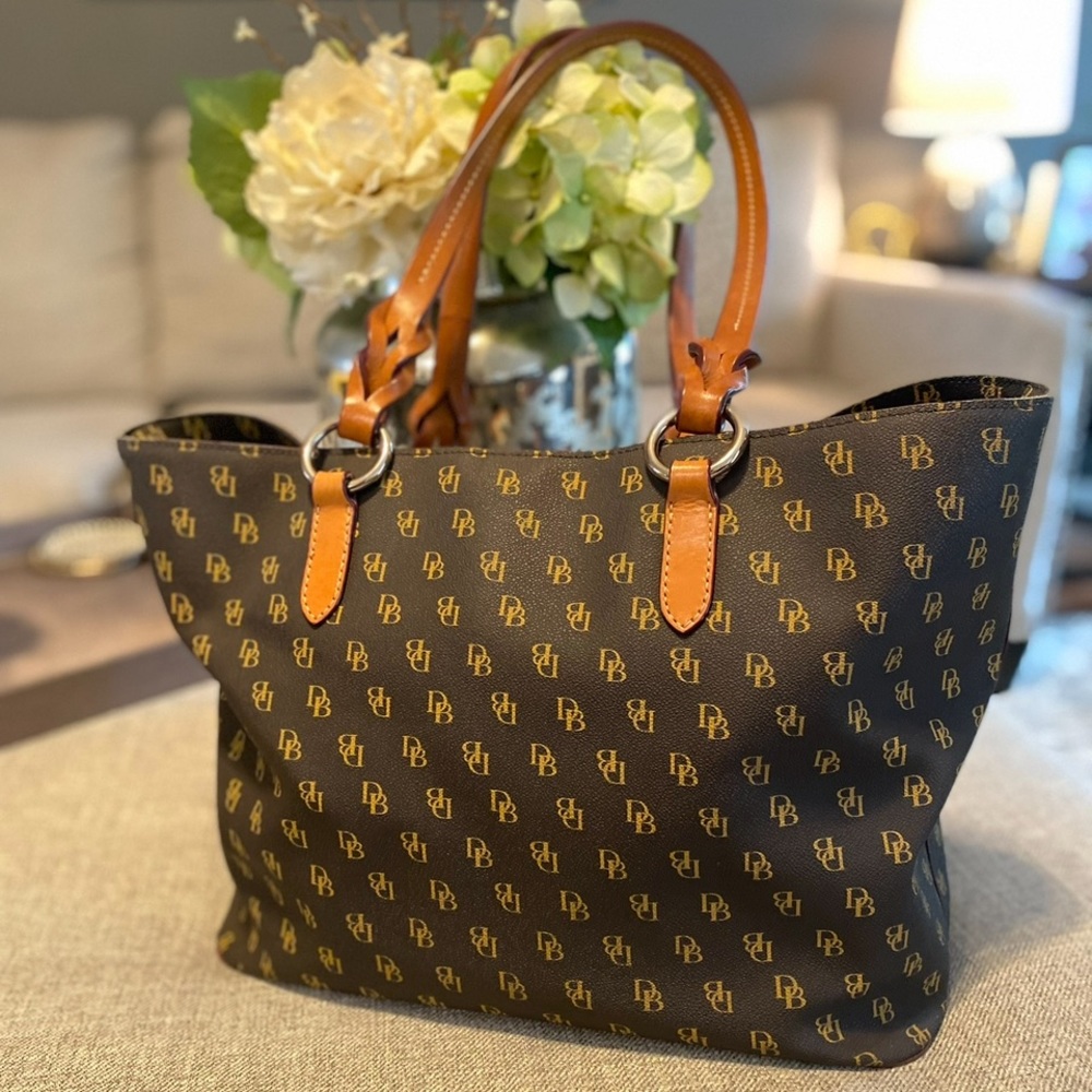 Dooney & Bourke purse - Picture 2 of 11